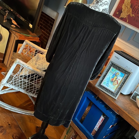 Poetry Dress Velvet Deep Olive Green color. Size 10. - Picture 4 of 14